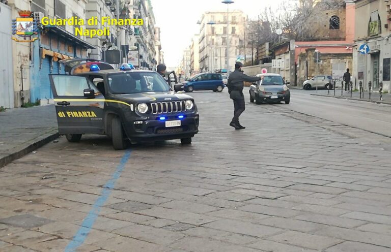 Minacce di controlli fiscali: due arresti tra cui anche un maresciallo della Finanza
