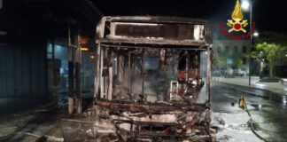 Mignano Montelungo: autobus in fiamme sull’autostrada