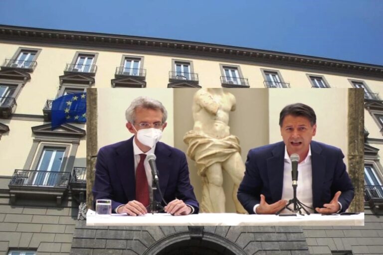 Conferenza stampa al Bellini/Manfredi: “Con me Napoli sarà la città di tutti!” – Conte: “Necessario tagliare i ponti con il passato”