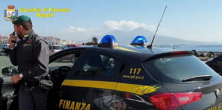 Napoli, arrestato corriere della droga in autostrada: aveva 22 chilogrammi di cocaina in auto