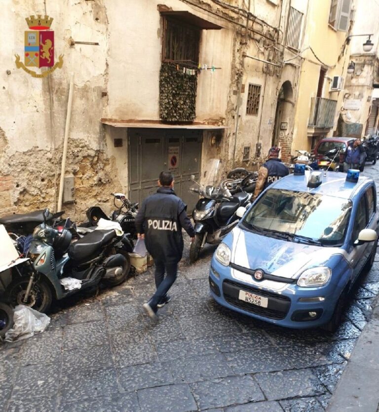 Doppio ferimento ai Quartieri Spagnoli: colpi di pistola contro due persone, quattro sospetti fermati