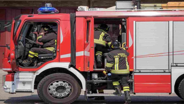 Napoli, evacuata la scuola elementare Morelli al Vomero per sospetta fuga di gas