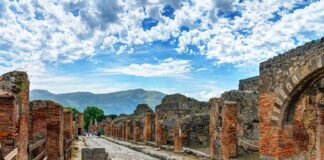 Pompei, nel parco archeologico all’alba per il solstizio d’estate