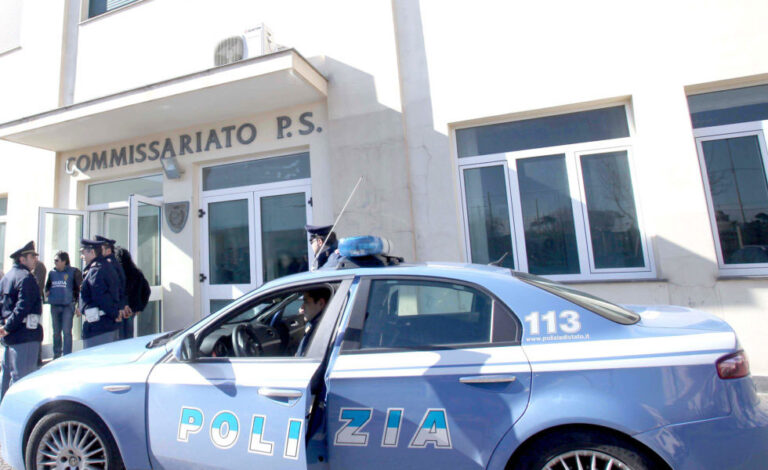Esplosione improvvisa all’interno del Comissariato di Castellammare di Stabia: nessun ferito