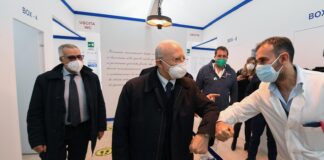 De Luca: “Evitare didattica a distanza, ma più vaccini per la fascia tra i 12 ed i 19 anni”. Convocata riunione