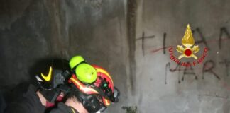 Crollo di una porzione di stabile in via Migliaccio ad Orta di Atella, l’edificio era già stato sgomberato