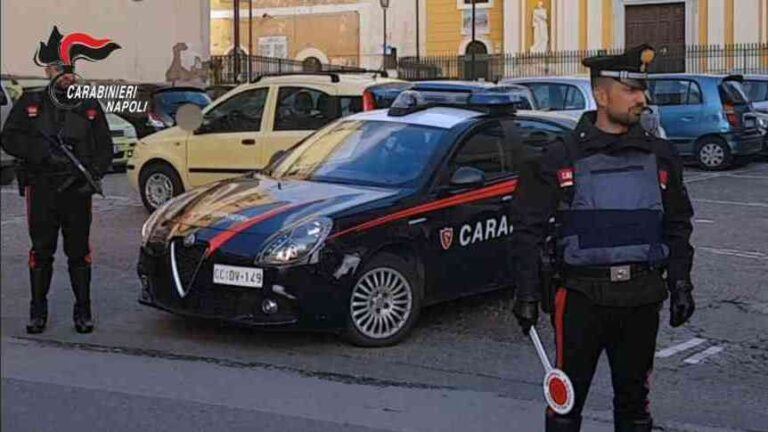 Agguato su Corso Secondigliano: un 33enne ferito alle gambe da colpi di arma da fuoco