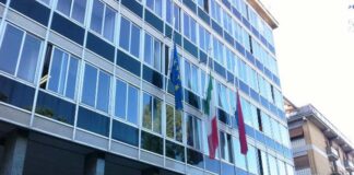 Terremoto al Comune di Caserta, cinque arresti per appalti pubblici truccati. L’assessore Marzo ai domiciliari: “Voti comprati per 50 euro”