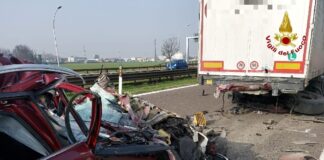 Scontro tra una vettura ed un Tir sul tratto Caianello-Capua dell’autostrada: un morto