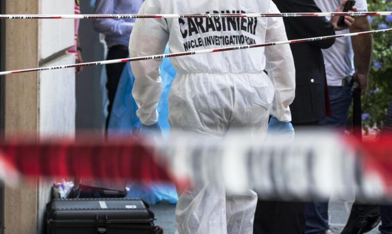 Un 18enne ucciso a coltellate in stazione a Reggio Emilia