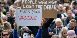 Super Green pass, obbligo per i lavoratori over 50: i No vax se ne vanno in ferie