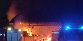 Cesa, a fuoco deposito. M5s: “Forti timori, può essere una vera e propria bomba ecologica”