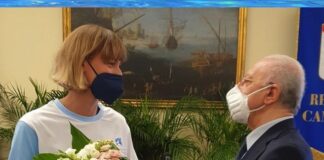 Federica Pellegrini a spasso per Napoli, ricevuta anche dal presidente De Luca