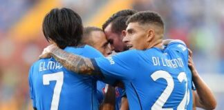 Il Napoli vince in trasferta con il Genoa (1-2) e alla ripresa del campionato ci sarà la Juve