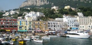 Porto di Capri: danneggiate alcune imbarcazioni durante la manovra di uscita di una nave