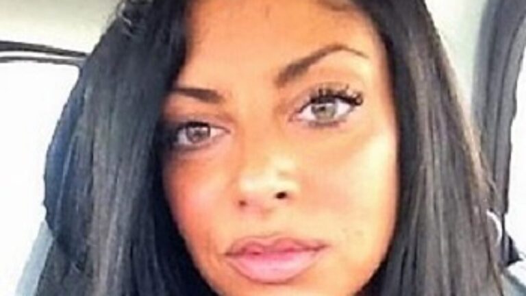 Tiziana Cantone: forse non fu suicidio, sul suo collo i segni di uno strangolamento