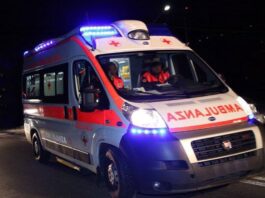 Feriti e incendi a Capodanno: 57 casi a Napoli, un morto a Roma. Ad Aversa bambino colpito da proiettile vagante