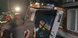 Capri, una gru riporta in strada il bus precipitato: ingente dispiegamento di uomini, ora accertamenti sul mezzo