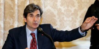Comune di Napoli, l’assessore Raffaele Del Giudice rassegna le dimissioni