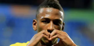 Calciomercato, il Napoli non molla Estupiñán: ma c’è la concorrenza del West Ham