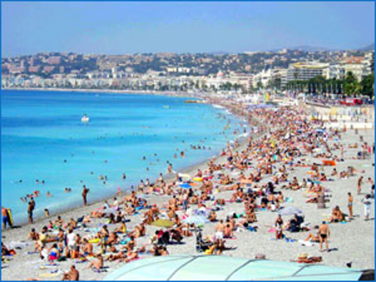 A settembre vacanze per 11,5 milioni di italiani, Confcommercio: “Viaggi brevi e ancora tanto mare”