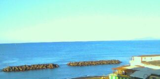 Torre del Greco, una 60enne trovata morta in litoranea: i bagnanti allertano le forze dell’ordine