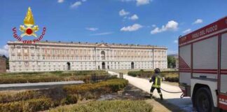Caserta: fiamme ai ‘campetti’, necessario l’intervento dei vigili del fuoco