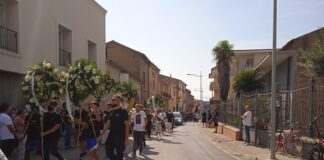 Tanta gente ed una canzone di Vasco Rossi per l’ultimo saluto a Gennaro Leone