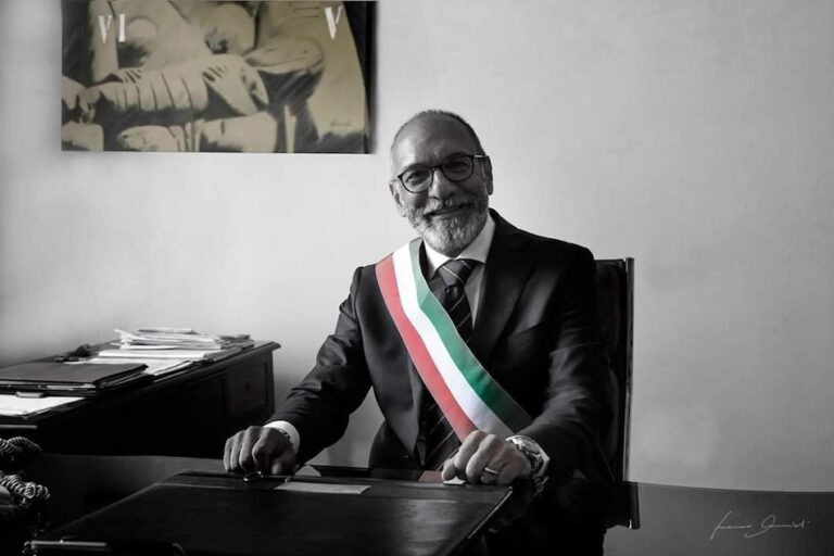 Nove consiglieri rassegnano le dimissioni: Branco non è più sindaco di Capua