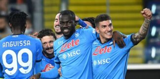 Altro poker del Napoli: quinta vittoria consecutiva (0-4) e di nuovo primo posto in classifica