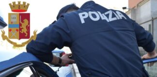 Secondigliano: trovate 3 pistole a salve sotto un cumulo di rifiuti