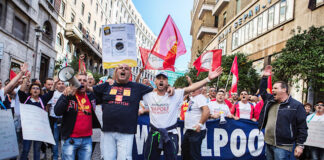 I vertici Whirlpool concedono una tregua: licenziamenti sospesi fino alla metà di ottobre