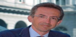 Manfredi: “Orario di apertura dei locali di Napoli da ridurre!”, se ne è discusso anche in Prefettura