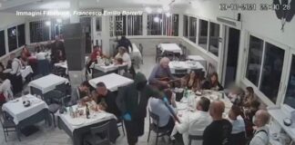 Quattro orologi ed una collana d’oro il bottino della rapina a Casavatore, le immagini circolano sul web