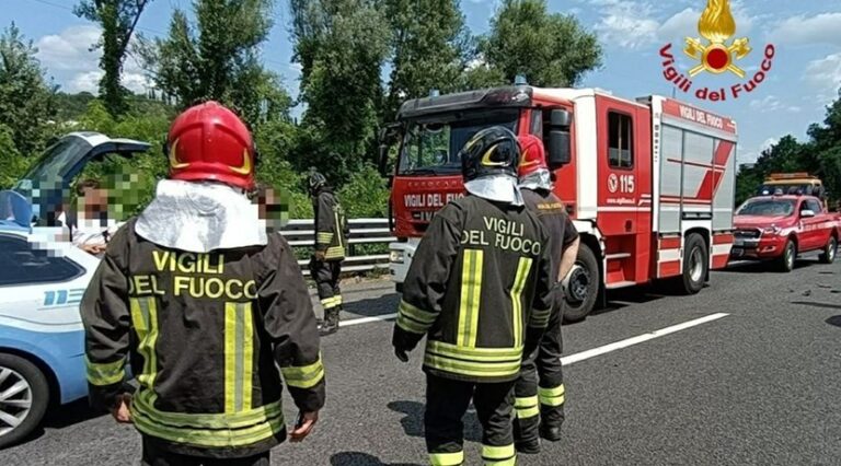Un morto e diversi feriti in un grave incidente sulla A1: quattro i veicoli coinvolti
