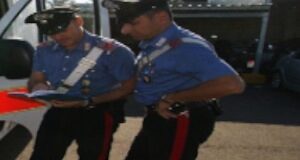 Ambulanza senza assicurazione sequestrata dai carabinieri a Napoli