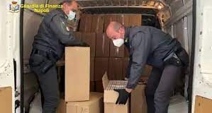 Contrabbando di sigarette: 17 provvedimenti cautelari tra Napoli e provincia