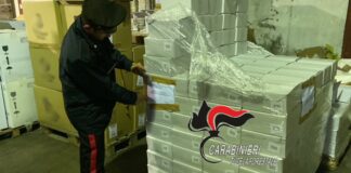 Controlli ad aziende del napoletano, bloccate oltre 7 tonnellate di buste di plastica ritenute non in regola