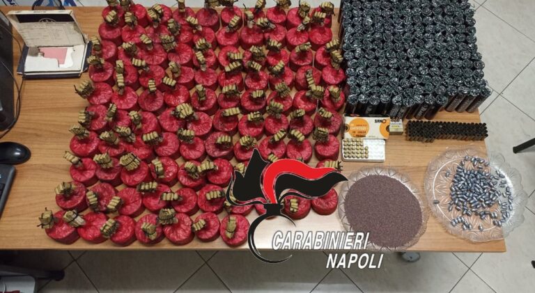 Ingente quantitativo di esplosivo e proiettili sequestrato dai carabinieri di Crispano