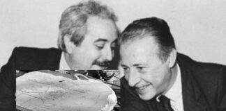 Napoli, danneggiata la lapide di Piazza Municipio in memoria di Falcone e Borsellino