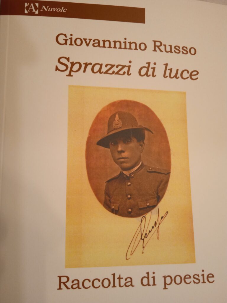 Dio, amore per la sua terra e per i buoni sentimenti in ‘Sprazzi di Luce’, la raccolta di poesie di Giovannino Russo che arriva dal passato