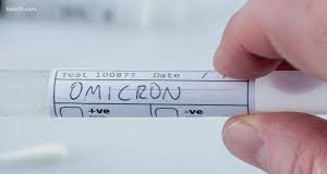 Guardia alta in Campania, dopo il primo positivo che potrebbe essere arrivato con la nuova, temibile, variante. L’Asl: carica virale molto bassa