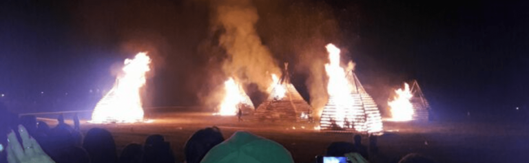 Castellammare, cori contro il sindaco nel falò illegale alla festa dell’Immacolata