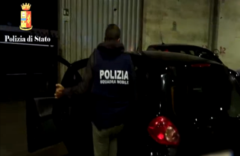San Vitaliano: pregiudicato colpito nella notte da due proiettili, ricoverato in prognosi riservata