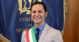 Indagato il sindaco di Sparanise, Martiello si autosospende