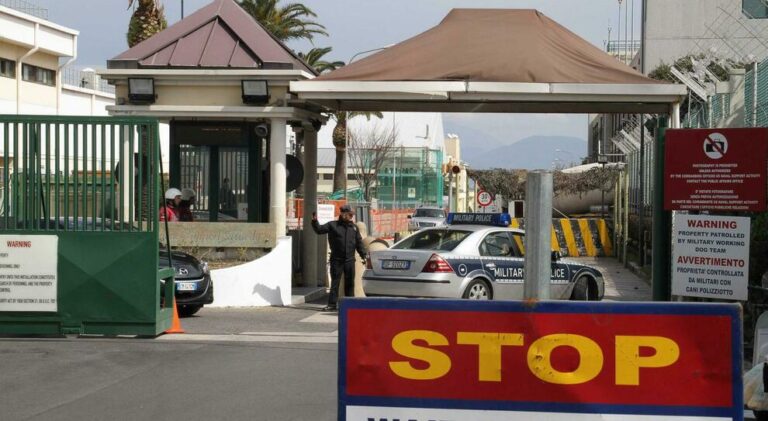 All’interno della base Nato di Gricignano con armi da ‘cerimonia’, scatta la massima allerta