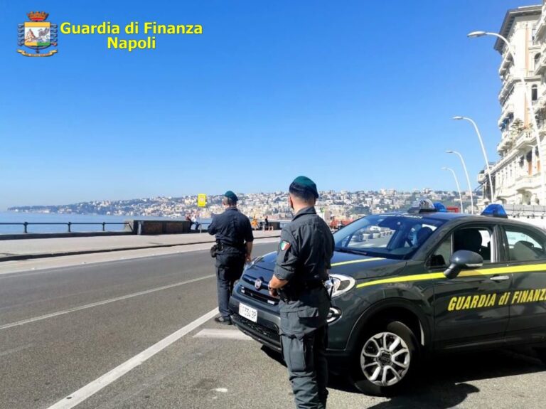 Spaccio di droga, tre persone arrestate dalla Guardia di finanza a torre Annunziata