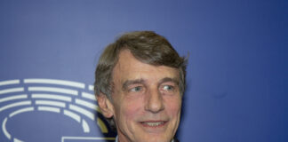 Insulti indirizzati al presidente Sassoli, denunciato un 40enne della provincia di Napoli