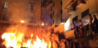 Napoli, cippo di Sant’Antonio: danneggiata dalle fiamme la chiesa monumentale di Sant’Eligio