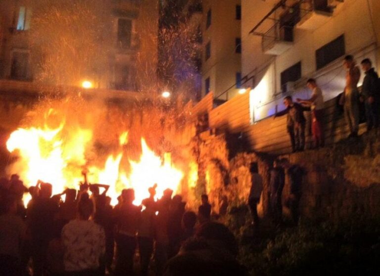 Napoli, cippo di Sant’Antonio: danneggiata dalle fiamme la chiesa monumentale di Sant’Eligio